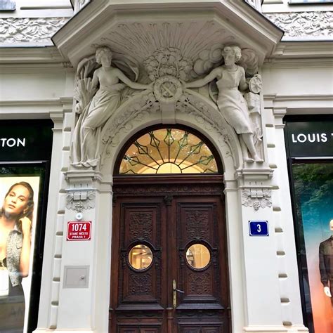 louis vuitton prague reviews